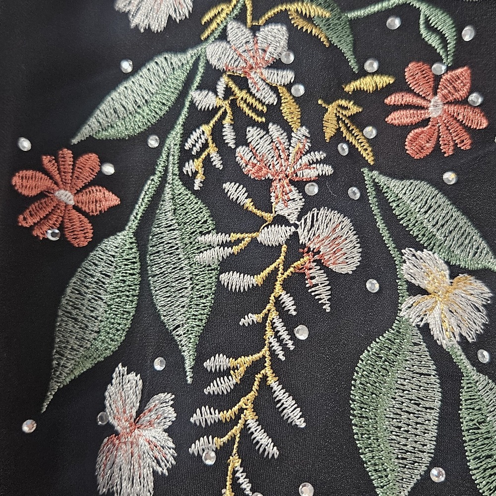 JM Collection Women's 1x Floral Top 3/4 Sleeve Raised Embroidery - Picture 2 of 10